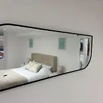The Hideaway, 6mins To City, Parking, Wi-fi & Netflix 公寓 *