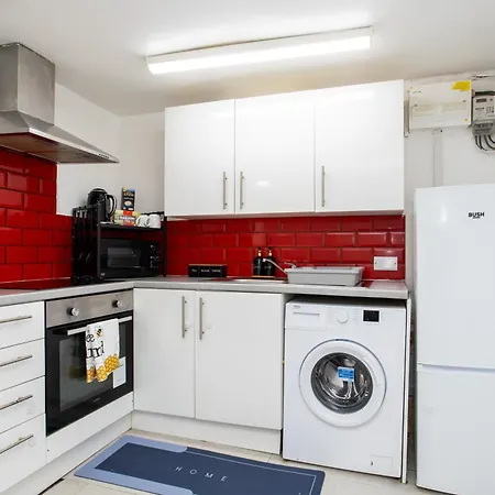The Hideaway, 6mins To City, Parking, Wi-fi & Netflix Leeds (West Yorkshire)