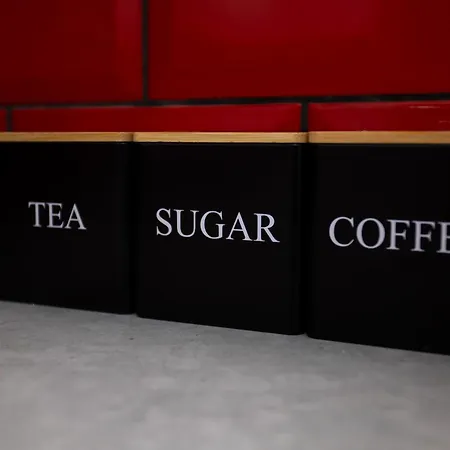 The Hideaway, 6mins To City, Parking, Wi-fi & Netflix *