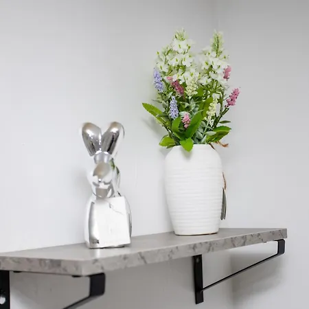 The Hideaway, 6mins To City, Parking, Wi-fi & Netflix * Leeds (West Yorkshire)