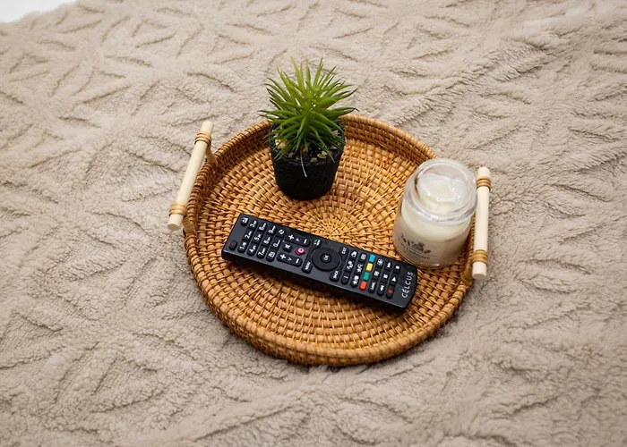 The Hideaway, 6mins To City, Parking, Wi-fi & Netflix Апартаменти *