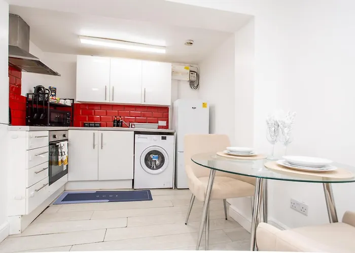 The Hideaway, 6mins To City, Parking, Wi-fi & Netflix