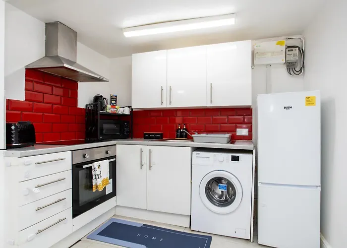 The Hideaway, 6mins To City, Parking, Wi-fi & Netflix Лідс